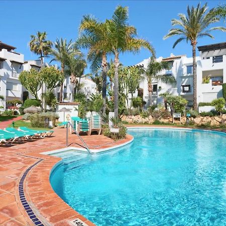 Exceptional Beachfront Complex With Pool In Costalita, 에스테포나 외부 사진