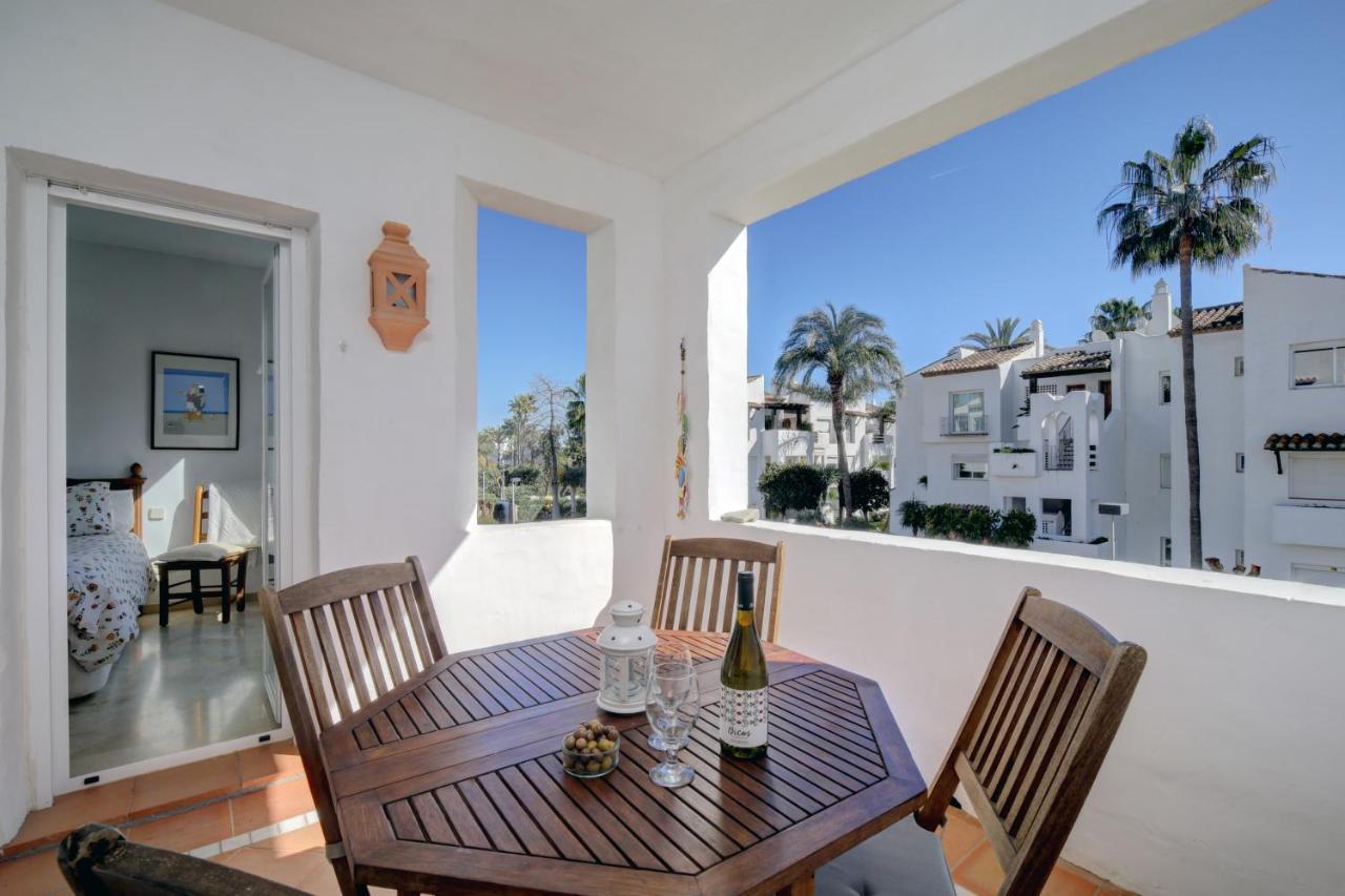 Exceptional Beachfront Complex With Pool In Costalita, 에스테포나 외부 사진